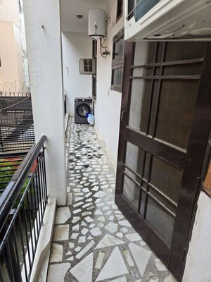 Balcony in 3 BHK Builder Floor at RWA Residential Society, Sector 40 – for Rent