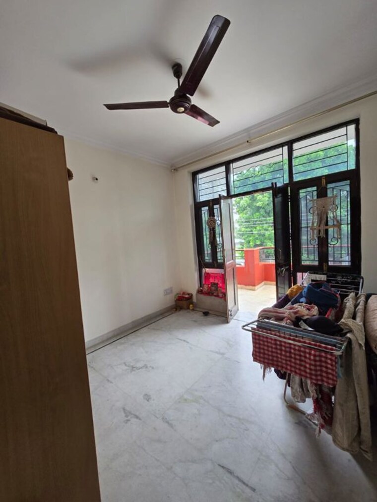 Bedroom, rwa-residential-society 3 Bedroom 250 Sq.Yd. Builder Floor In Sector 40 Gurgaon 10594617