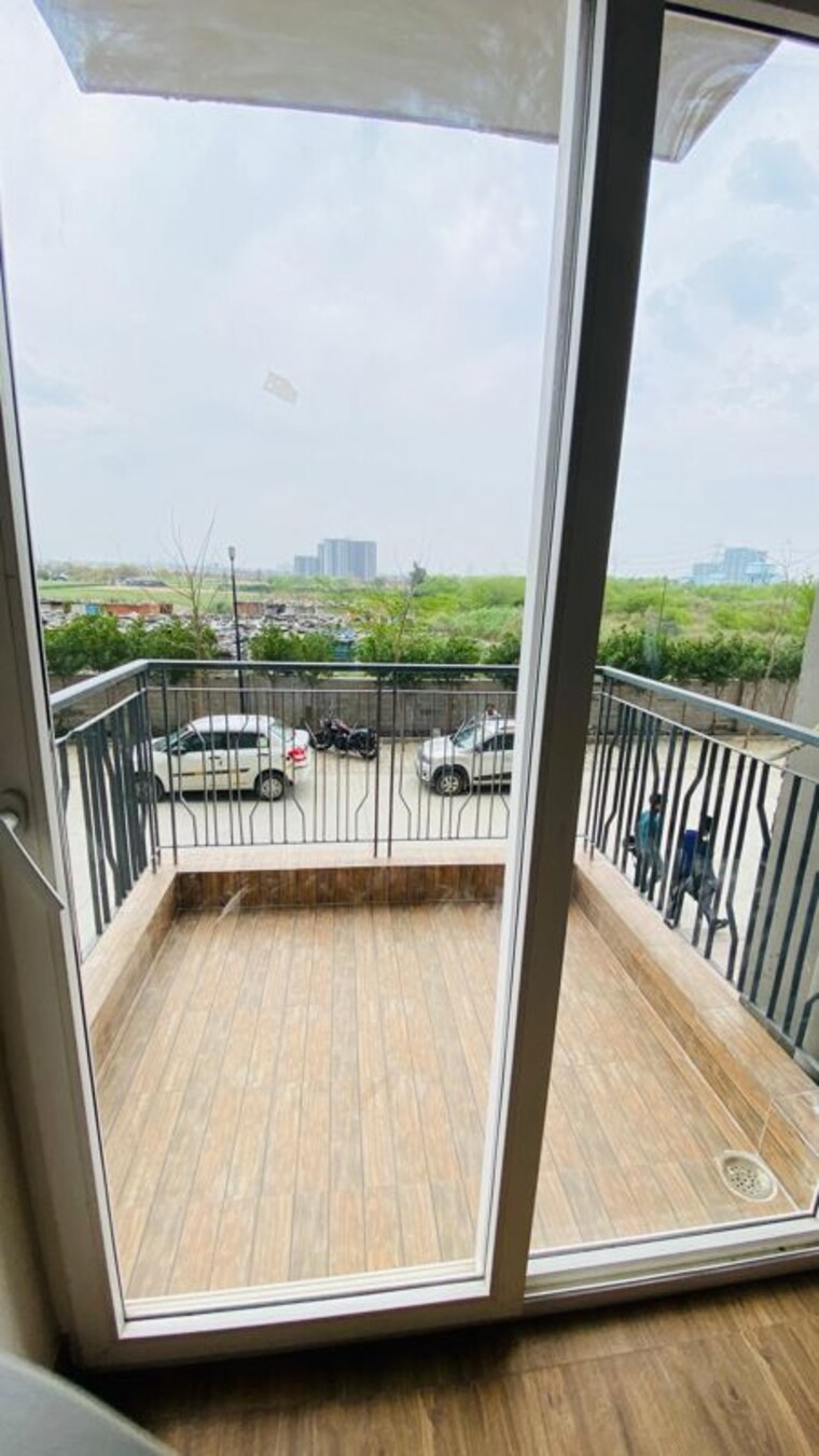 Balcony, lr-bluemoon-homes 4 Bedroom 1925 Sq.Ft. Apartment In Raj Nagar Extension Ghaziabad 10594619