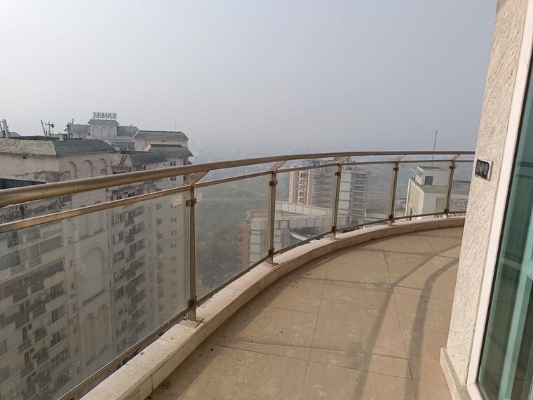 Balcony, mahagun-mezzaria 4 Bedroom 4425 Sq.Ft. Apartment In Sector 78 Noida 10594614