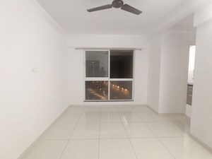 Room in 1.5 BHK Apartment at Godrej Emerald, Ghodbunder Road – for Rent