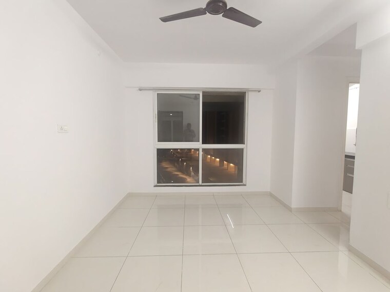 Room, godrej-emerald 1.5 Bedroom 520 Sq.Ft. Apartment In Ghodbunder Road Thane 10594631