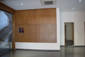 Room in  Office Space at Sola – for Rent