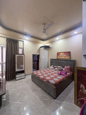 Bedroom in 3 BHK Builder Floor at Sector 109 – for Rent