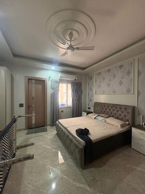 3 BHK Builder Floor For Rent in Sector 109