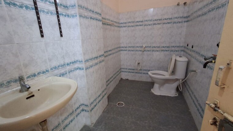 Bathroom, a s rao nagar 3 Bedroom 1800 Sq.Ft. Apartment In A S Rao Nagar Hyderabad 10594659