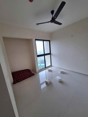 Room in 3 BHK Apartment at Lodha Casa Supremo, Mira Road East – for Rent