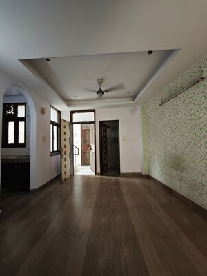Room in 1 BHK Builder Floor at Neb Sarai – for Rent