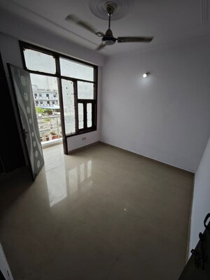 Room in 1 BHK Builder Floor at Neb Sarai – for Rent