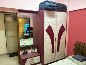 Furnished Amenities in 3 BHK Apartment at Raheja Interface Heights, Malad West – for Rent