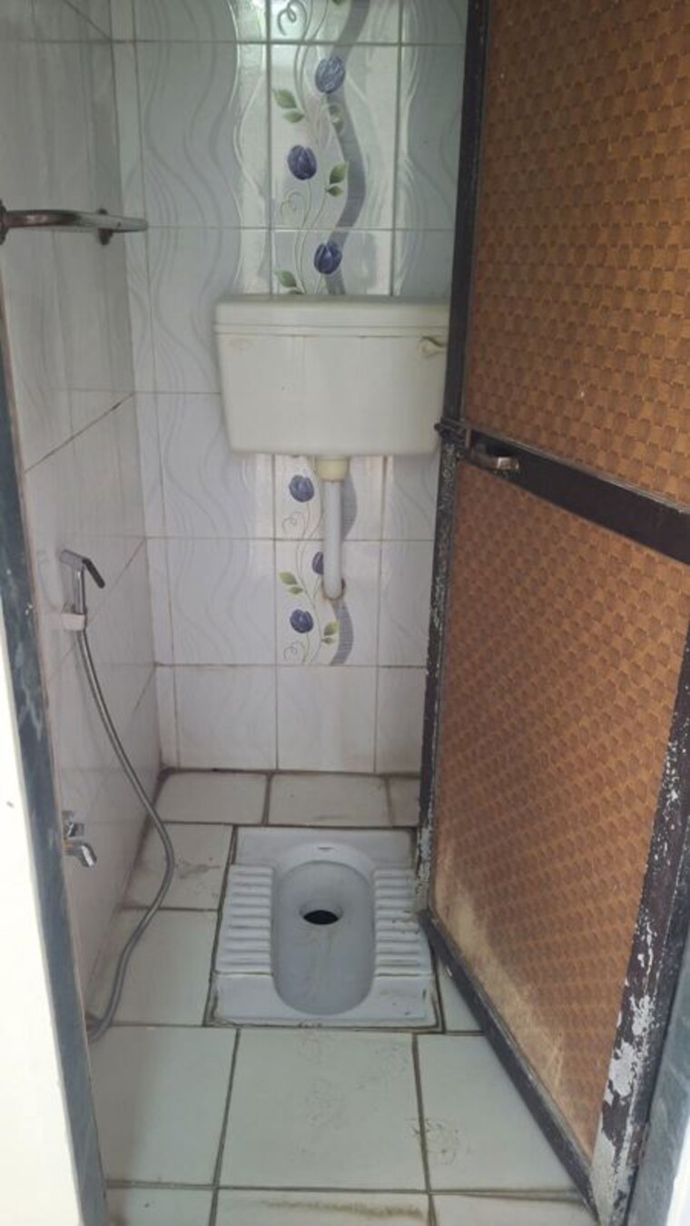 Bathroom, k-k-nehru-tower 1 Bedroom 700 Sq.Ft. Apartment In Ulwe Navi Mumbai 10594736