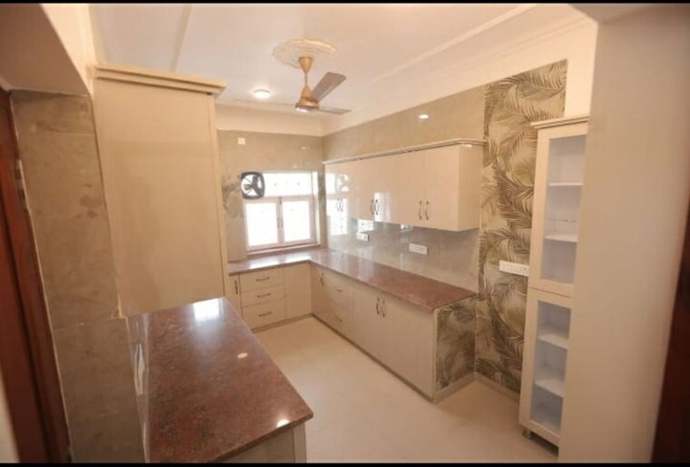 Living Room, maharani bagh 6 Bedroom 808 Sq.Yd. Independent House In Maharani Bagh Delhi 10594744