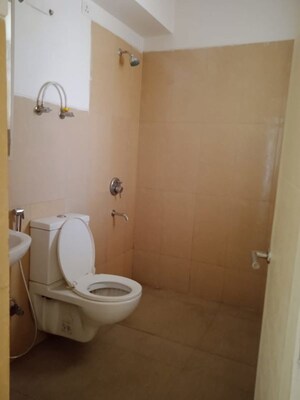 Bathroom in 4 BHK Apartment at Emaar Emerald Floors Premier, Sector 65 – for Rent