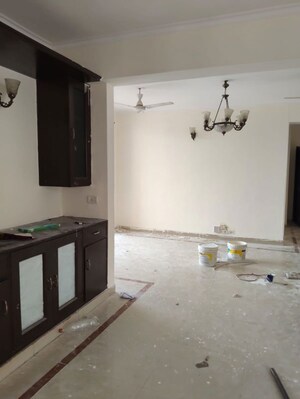 Room in 3 BHK Apartment at Orchid Petals, Sector 49 – for Rent