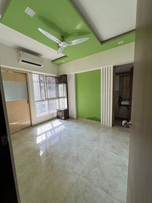 Room in 2 BHK Apartment at Lodha Amara, Kolshet Road – for Rent