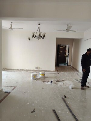 Room in 3 BHK Apartment at Orchid Petals, Sector 49 – for Rent