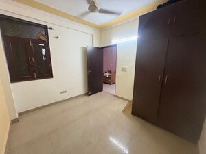 Room in 1 BHK Builder Floor at Neb Sarai – for Rent