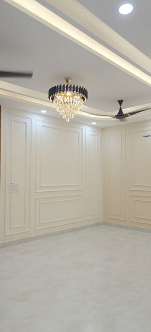 Building Lobby in 3 BHK Builder Floor at Pratap Vihar GDA Flats, Pratap Vihar – for Sale