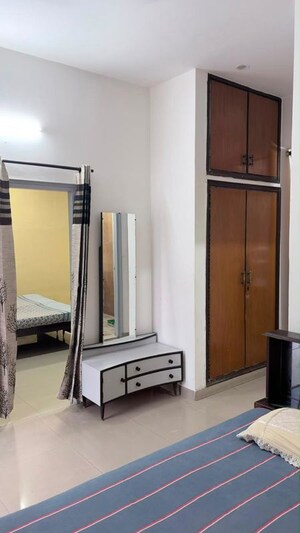 Room in 2 BHK Builder Floor at Phase 4 – for Rent