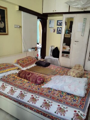 Bedroom in 2 BHK Apartment at Bandra West – for Rent