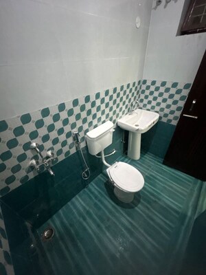 Attached Bathroom in 2 BHK Builder Floor at Prem Nagar – for Rent