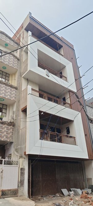 3 BHK Builder Floor For Sale in Pratap Vihar GDA Flats, Pratap Vihar