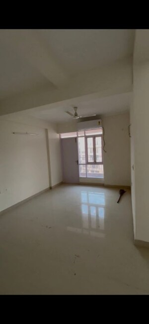 Room in 3 BHK Apartment at Pareena The Elite Residences, Sector 99 – for Sale