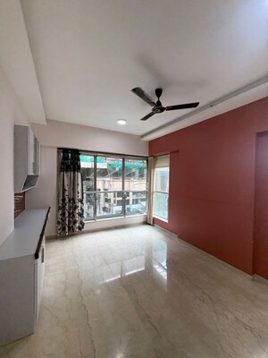 Room in 3 BHK Apartment at Juhu – for Rent
