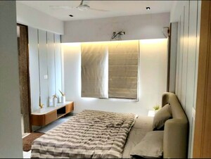 Bedroom in 3 BHK Apartment at Sheth Montana, Mulund West – for Rent