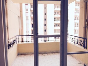 Room in 4 BHK Apartment at Orchid Petals, Sector 49 – for Rent