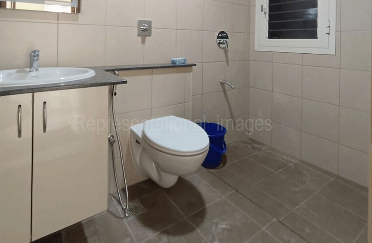 Bathroom, kurla west Pg For Boys In Kurla West 10594935
