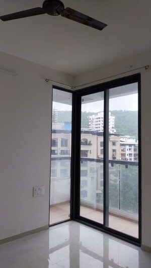 Room in 2.5 BHK Apartment at Rosa Gardenia, Ghodbunder Road – for Sale