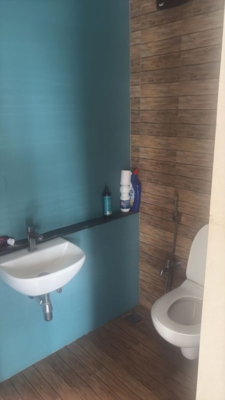 Bathroom, rustomjee-athena 3 Bedroom 1100 Sq.Ft. Apartment In Majiwada Thane 10594937