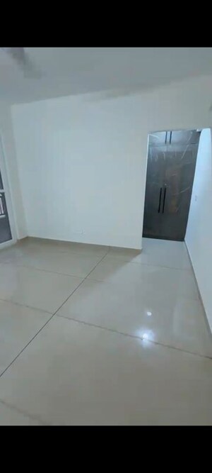 Room in 3 BHK Apartment at Maya Green Lotus Utsav, International Airport Road – for Rent