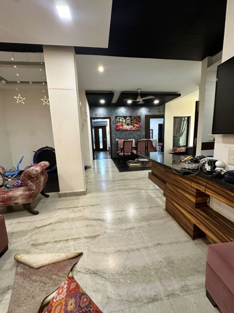  Parking, sector 43 3 Bedroom 1800 Sq.Ft. Builder Floor In Sector 43 Gurgaon 10594982