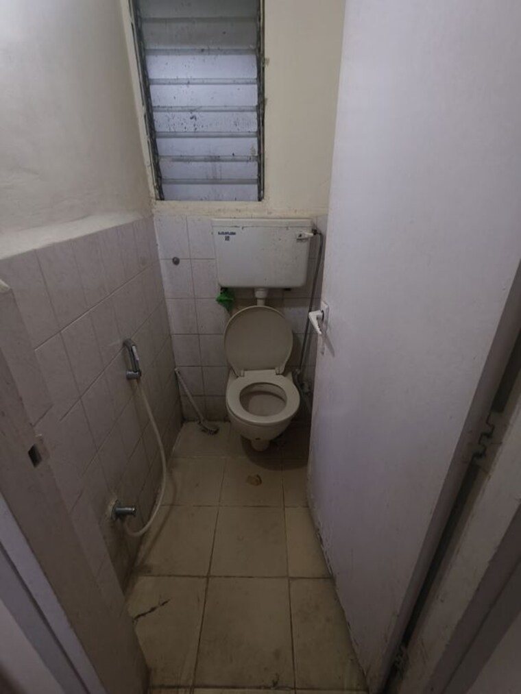 Bathroom, anita-nagar-chs 1 Bedroom 525 Sq.Ft. Apartment In Kandivali East Mumbai 10594993