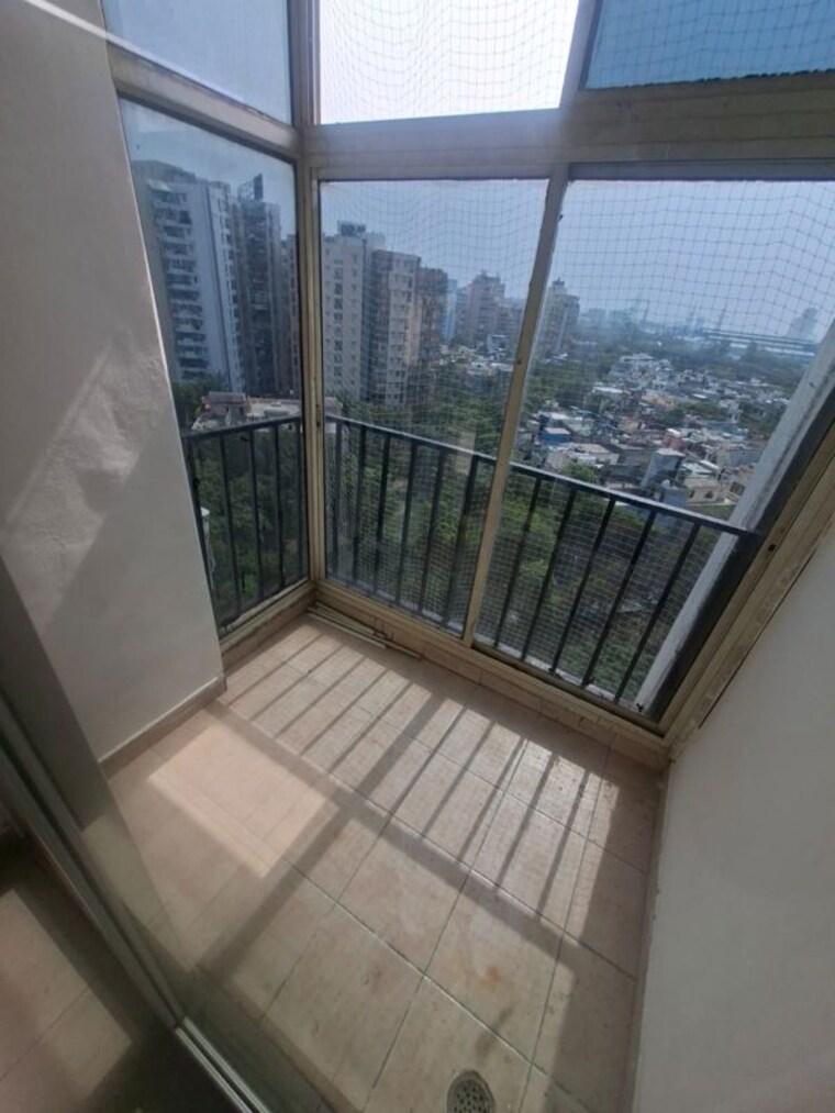 Balcony, satguru-apartments 3.5 Bedroom 2500 Sq.Ft. Apartment In Sector 52 Gurgaon 10594997