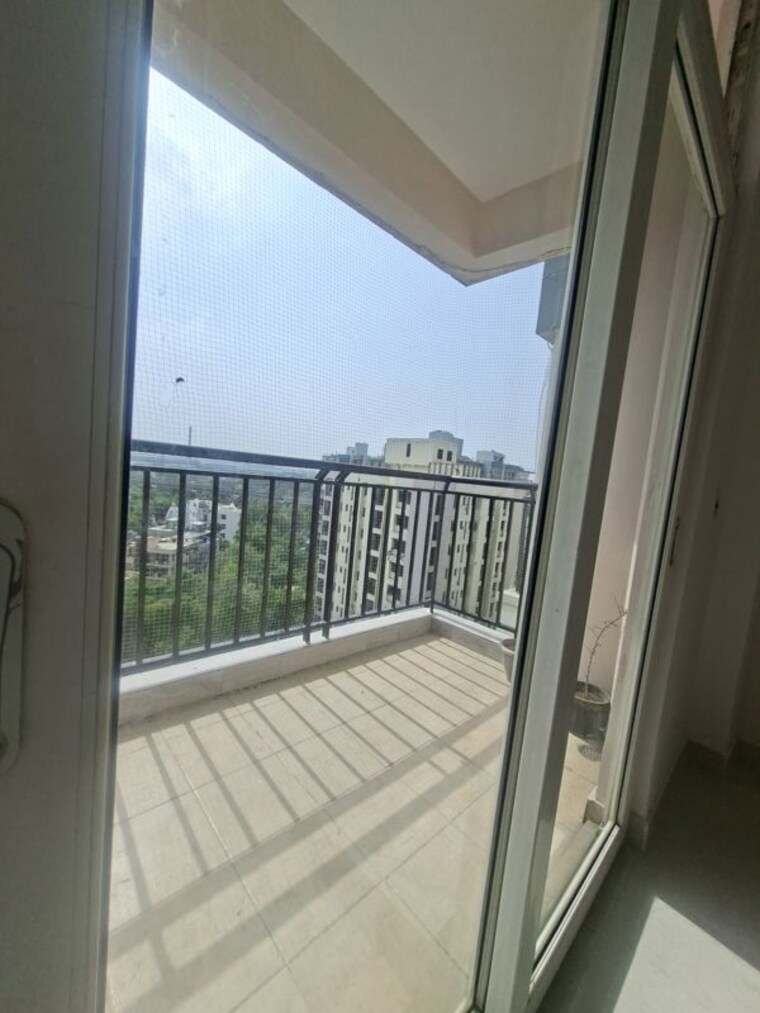 Balcony, satguru-apartments 3.5 Bedroom 2500 Sq.Ft. Apartment In Sector 52 Gurgaon 10594997