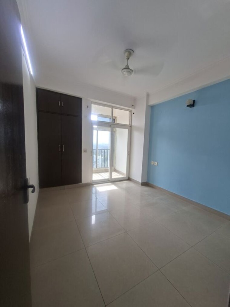 Room, satguru-apartments 3.5 Bedroom 2500 Sq.Ft. Apartment In Sector 52 Gurgaon 10594997