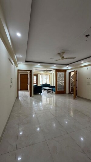 3 BHK Builder Floor For Sale in Sector 45