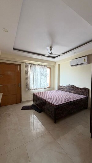 Bedroom in 3 BHK Builder Floor at Sector 45 – for Sale