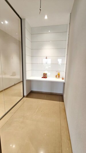 Bathroom in 4 BHK Apartment at Shree Ganesh Darshan CHS Goregaon, Goregaon East – for Rent
