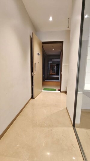 Building Lobby in 4 BHK Apartment at Shree Ganesh Darshan CHS Goregaon, Goregaon East – for Rent