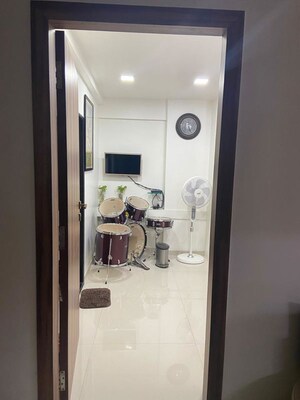 Bathroom in 3 BHK Apartment at Al Hira CHS, Andheri West – for Rent