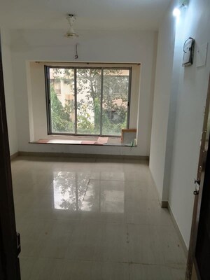 Room in 1 BHK Apartment at Harjas CHS, Ic Colony – for Rent