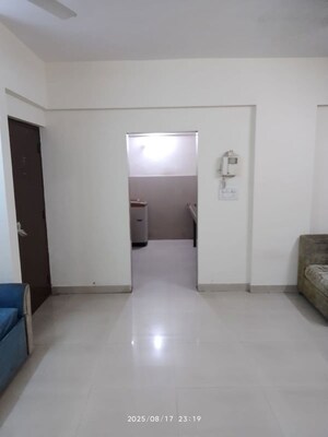 Room in 1 BHK Apartment at Metropolis Rivera, Kasarvadavali – for Rent