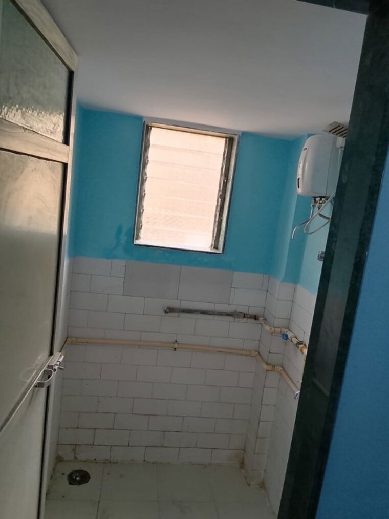 Bathroom, shalini-sadan-chs 1 RK 465 Sq.Ft. Apartment In Borivali West Mumbai 10595061