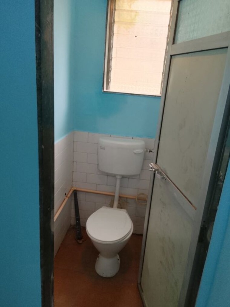 Bathroom, shalini-sadan-chs 1 RK 465 Sq.Ft. Apartment In Borivali West Mumbai 10595061