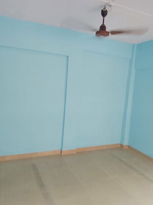 Room in 1 RK Apartment at Shalini Sadan CHS, Borivali West – for Rent