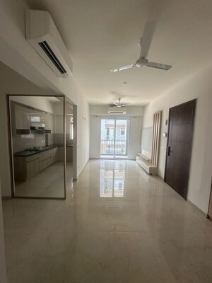 Building Lobby in 2.5 BHK Builder Floor at Smart World Orchard, Sector 61 – for Rent